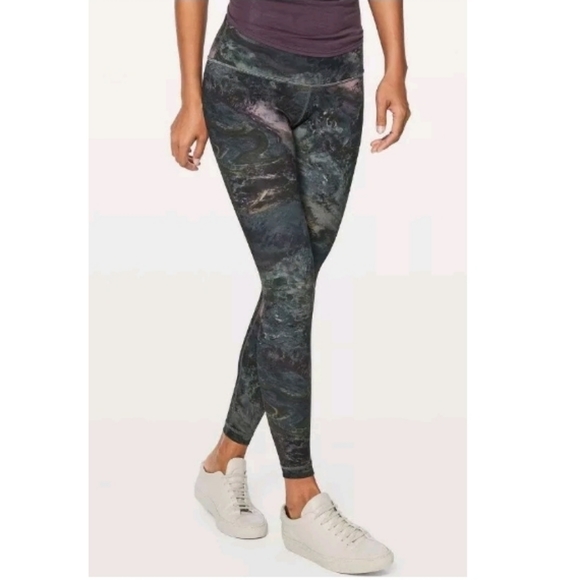 Lululemon Wunder Under Low Rise Radiant-Multi Leggings ~ EUC - Picture 2 of 7